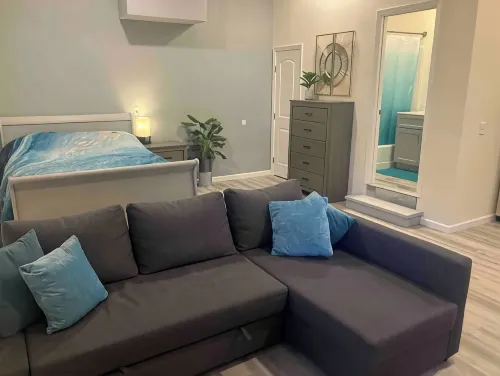 Westside Modern Studio - 3-Star
