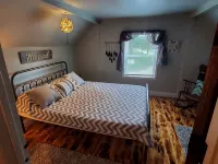 Quaint 3 Bedroom Farmhouse near Lone Grove, Oklahoma - 3-Star