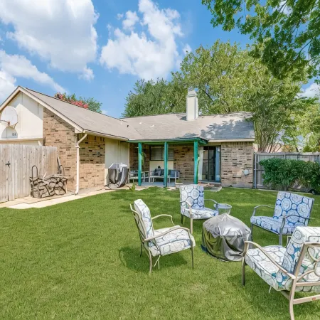 Escape to Olivia's Hideaway in Allen! Close to Shopping,Eat, and Entertainment