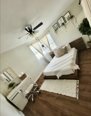 Charming 2-bedroom Cottage in Gainesville. 10 to UF - Bungalows