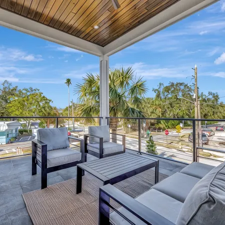 Rooftop+Balcony/Elevator/Fenced Yard! Downtown Lux Townhome