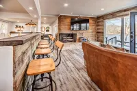 》Stunning Memphis Lake Front Home/Lakeview Escape w/ Spacious Layout!《 - Scenic