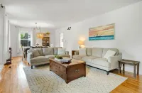 Charming 3/2 Midtown Home. Minutes from FSU. Fenced Backyard. Pet-Friendly. - 4-Star