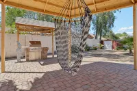 Walk to State Farm Stadium & Westgate Family Home - Boutique