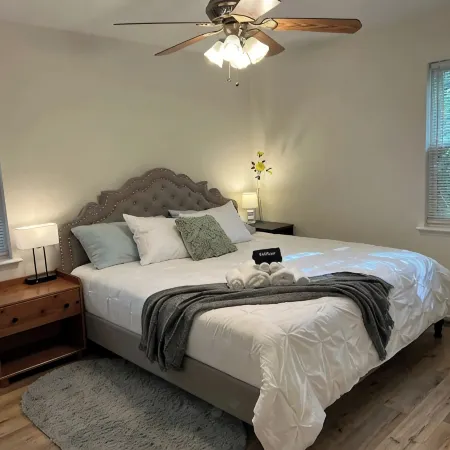 Sunny Spacious Ranch 3Br/2b Big Yard Private Family Friendly