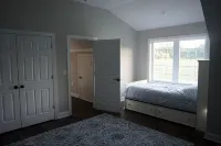 New Barn Apartment on 55 acres/waterfront - Wifi