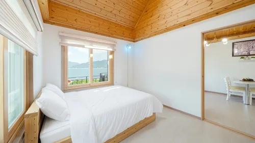 Namhae Badamaru Pension - Swimmingpools