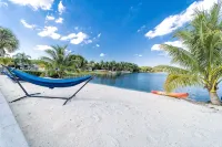 4BR/3BA Miami Welcoming Waterfront Wonder w/ Pool! -  Holiday Villas