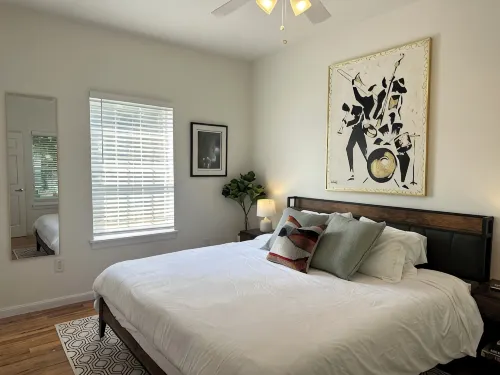 Festive New Orleans Home! Close to French Quarter with Off-Street Parking - 방갈로