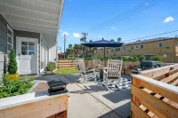 "POINT BREAK! House 2-King Beds, 1-Block to Beach! - Bungalows