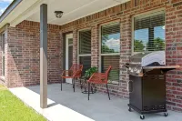 Pet friendly home featuring a sample of local flavors near The Rose District! - Boutique