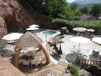 Longyuan Holiday Hot Spring Hotel - Swimmingpools