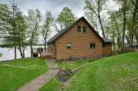 Beautiful Lakeside Cabin on Long Lake - Chalets