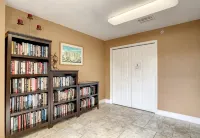 Stay at St. Maarten. Spacious Condo with Great Views, 3 Pools and More! - 4-Star