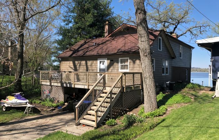 Lakefront home Wonder Lake IL - Close to Lake Geneva and Twin Lakes Wi