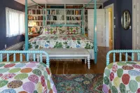 Gorgeous Views, Pool and Hot Tub, 12 Mins to HB Plaza - Private Pools