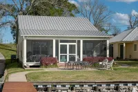 Screened porch and private pier on False River - 4-Star