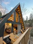Secluded A-Frame, Fire Place, Hot Tub - Chalets