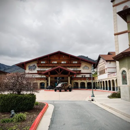Zermatt Resort Condo located in the beautiful Swiss town of Midway