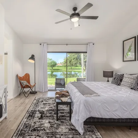 Lakefront!Free Heated Pool,Spa. Boat, Kayak. EV Charger. Ocotillo Chandler.
