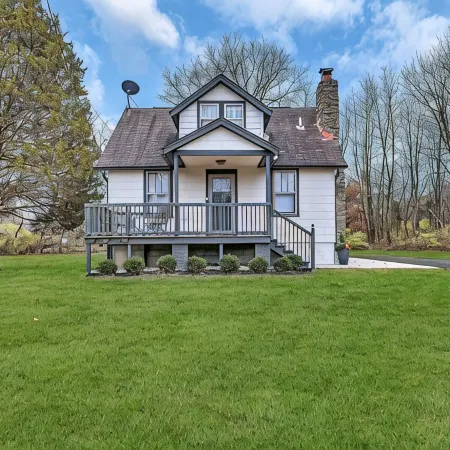 Newly renovated Cozy home with chef kitchen, pretty much fully stocked