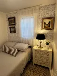 COZY,Newly renovated,West Shores ,short walk to Nasons Beach 🏖🏠 - 3-Star