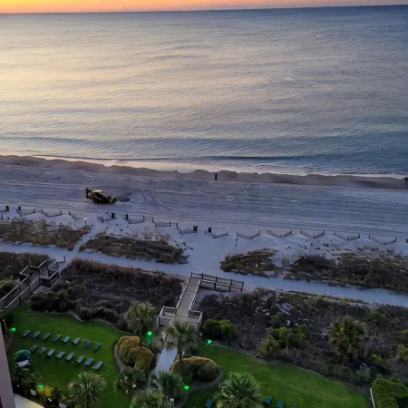 Romantic 14th Floor w/ a Wow View! Oceanfront King - Full Condo, Pools, Hot Tubs