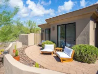 Luxury Sonoran Nights,Walk to Cave Creek, Heated Pool/Hot Tub, Backs Black Mtn - Wi-Fi