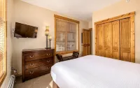 Spectacular Views from 1-bedroom Condo in Copper Mountain Center Village - Gym