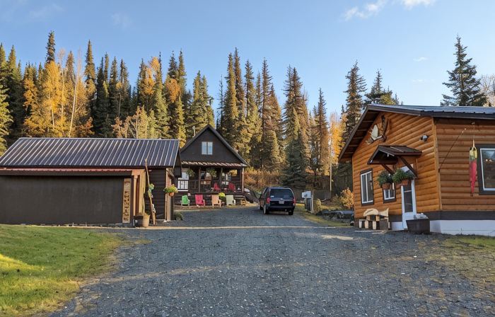 Moose Crossing Lodge - Sport Fishing Paradise - Famous Kenai River, Alaska