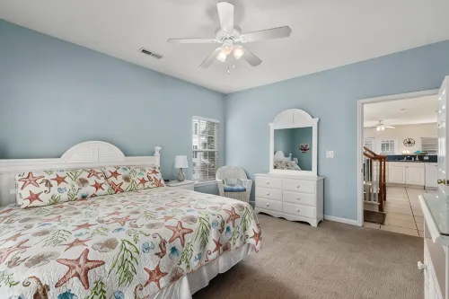 Private 5 Bed, 4.5 Bath w/ Elevator & Pool. Steps to the Beach & Close to Pier. - プール