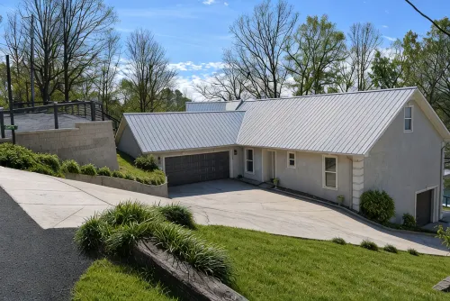 The Gathering Place: Big Lakehouse/Covered Dock/Fiber/Tankless WH/Game Rm/EV CHG - con encanto