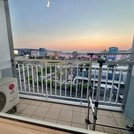 Bayview Luxe Haven at MOA