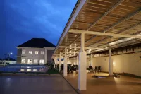 CRISPAN SUITES & EVENT CENTRE - 3-Star
