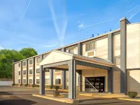 AmericInn by Wyndham Woodstock IL - 2-Star