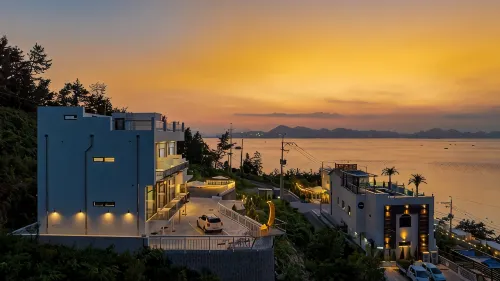 Yeosu Road 328 Ocean View Pool Villa - Pensions