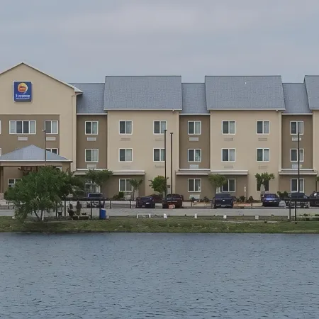 Comfort Inn & Suites Lakeside