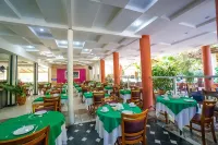 Ramada by Wyndham  Porto Seguro Praia - Breakfast