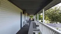 Twin Lakes Inn