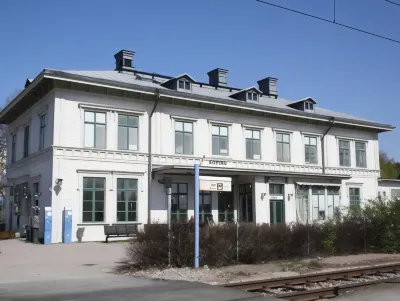 Stationshusets Hotell och Café Hotels near Älholmens gamla park