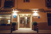 Hostal Los Castañuelos Hotels in Arenas de San Pedro
