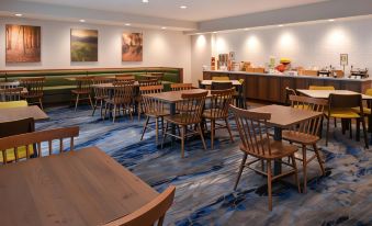 Fairfield Inn & Suites Arlington Near Six Flags