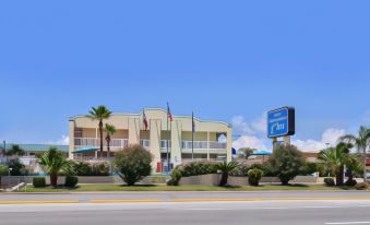 Motel 6 Galveston, TX - Beach/Seawall