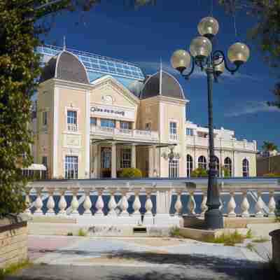 Hôtel Casino des Palmiers Hotel Exterior