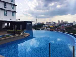 Zulanie Studio at d'Perdana Apartment, Spacious and Cozy Studio with Pool, Free Wifi & Netflix