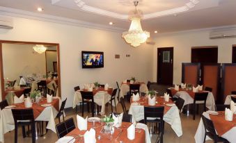 Manyxville Hotel & Suites