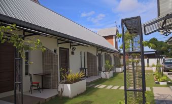 Belukar Lodges Private Homestay