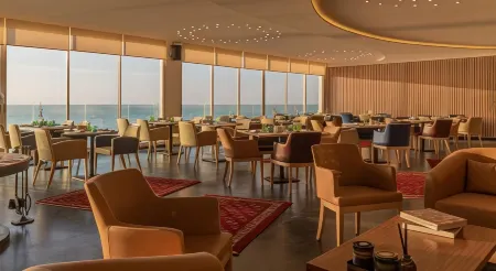 Lancaster Eden Bay Отели в г. Ghobeiry