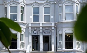 Q8 Boutique Hotel