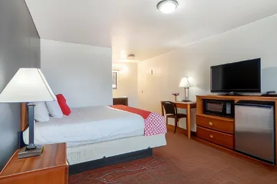 OYO Hotel Pearsall I-35 East Hotels near Frio Pioneer Jail Museum
